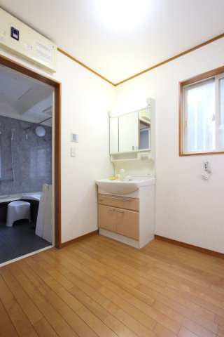 広々とした洗面所です！