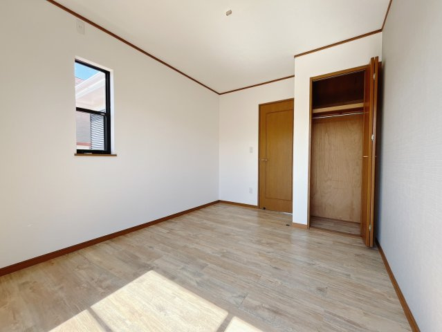 ■2階洋室｜2階各居室には収納をご用意しています♪常にお部屋を綺麗に保てます！小さなお子様も自然とお片付けができるようになるのでうれしいですよね！