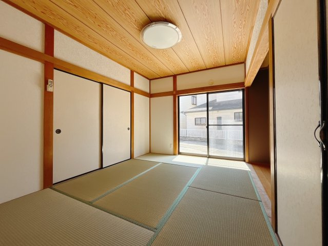 ■1階和室｜和室でしか味わえない畳ならではの香りや素材で和のやすらぎを感じてください♪休日はお子様とお昼寝するのにも最適です！