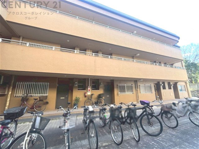 鉄筋コンクリート造3階建て