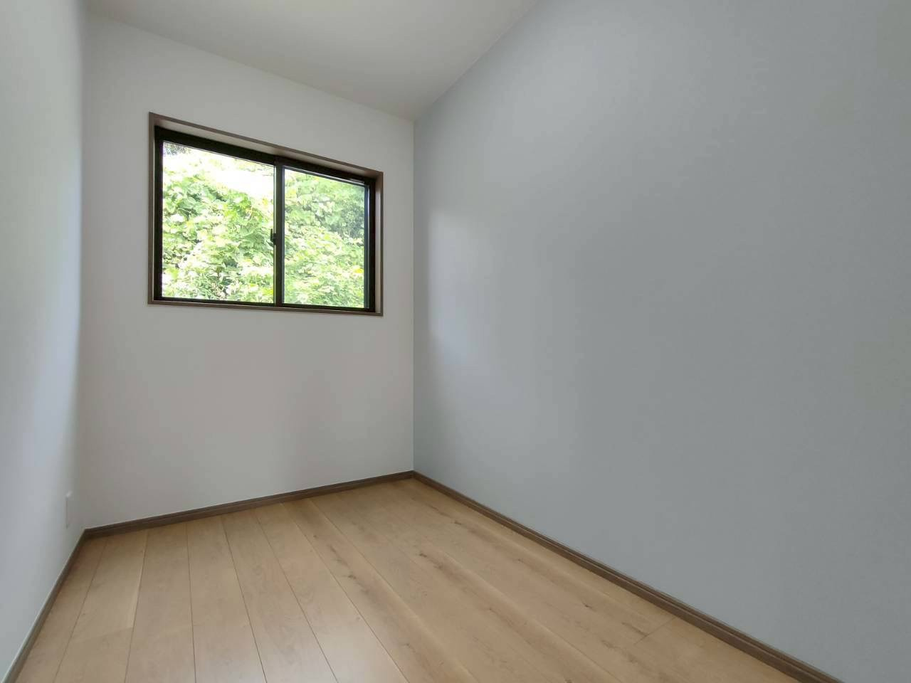 書斎や趣味部屋など、ライフスタイルに合わせ、様々な用途で使えるお部屋です。