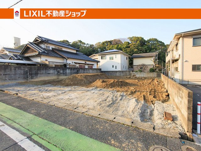 一方　北東側公道　接道7.7ｍ　幅員6.1m　