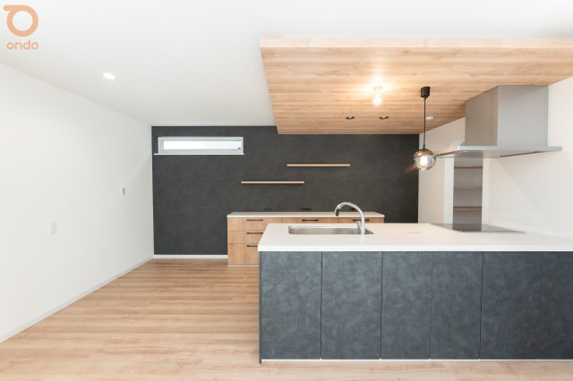 外観：327002164025