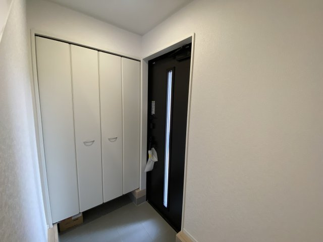 同施工　■□■玄関の写真です■□■　　シューズボックスは収納力たっぷりで、整理整頓も楽ちんですね。