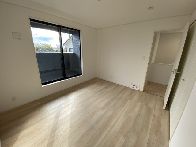 同施工　■□■居室の写真です■□■　　木の温もりがナチュラルでくつろげる空間ですね。