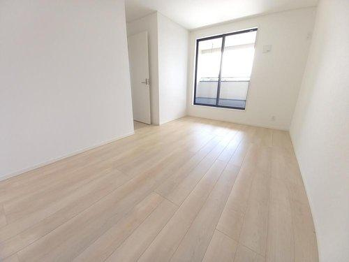 同施工　■□■居室の写真です■□■　　木の温もりがナチュラルでくつろげる空間ですね。