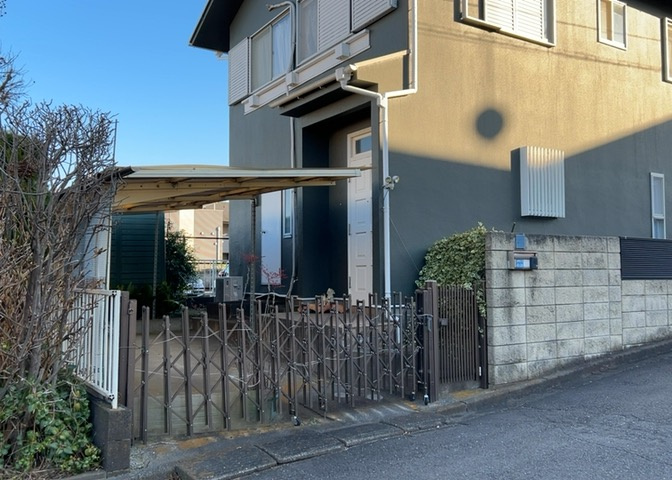 玄関は家の顔と言っても過言ではありません。現地を見学する際は玄関の広さや全体のバランスなどを見てみるといいでしょう。一般的なアプローチのしやすさだけではなく、お年寄りにも優しい設計のものだと安心です。