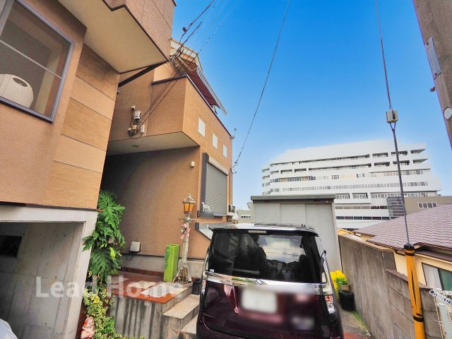 周辺の街並みになじむ落ち着いた住環境が魅力的！日々の通勤やお子様の通学時も心地よくスタート可能♪