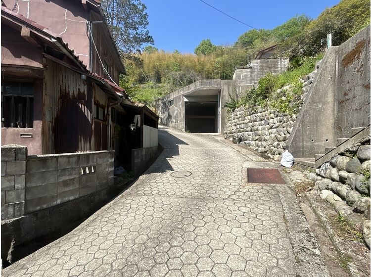 東側道路