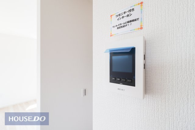 【TVインターホン】現地完成写真。　録画機能付きで、防犯上はもちろん、お届け物などの把握にも便利。