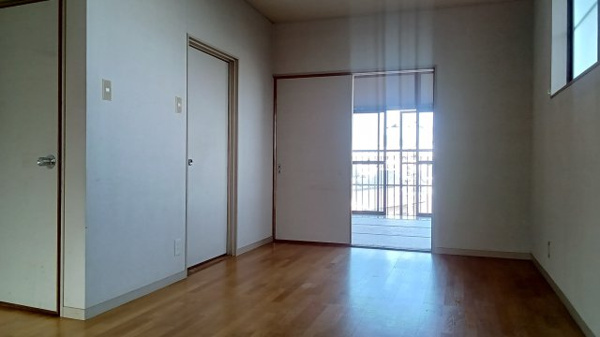 【広島市中区江波南1丁目の洋室】