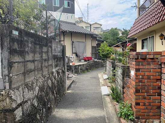 【広島市中区江波南1丁目の前面道路含む現地写真】