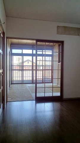 【広島市中区江波南1丁目の居間】