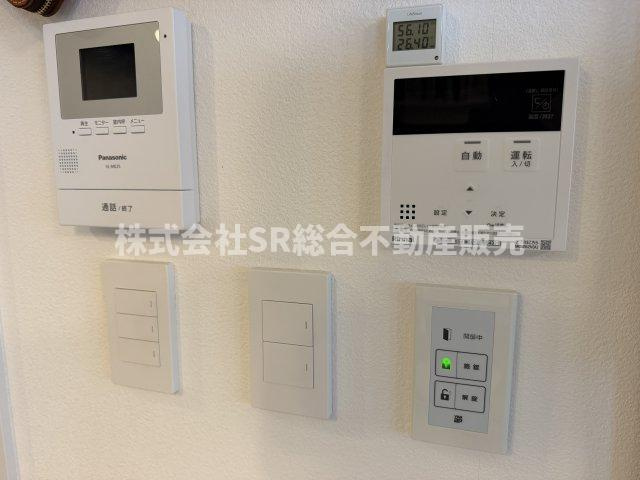 スイッチ類が一ヶ所に集約しており使いやすいです！