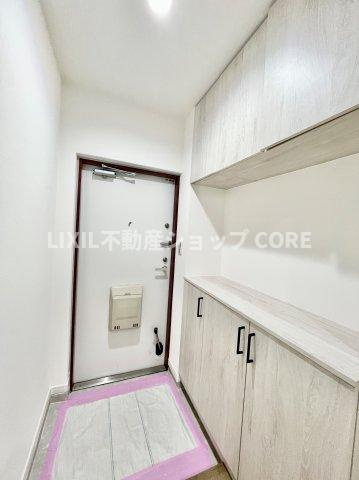 玄関ホールがスッキリ広々としていると帰る時も出ていく時も気持ちが良いものです！　