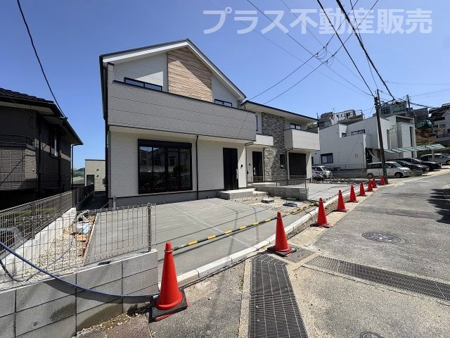 現地写真。プラス不動産販売なら、現場の全ての棟をまとめてご見学頂けます。
