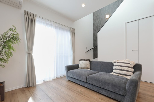 【里中二丁目（2期）のリビングダイニング】