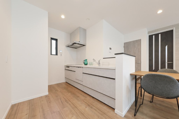 【里中二丁目（2期）のキッチン】