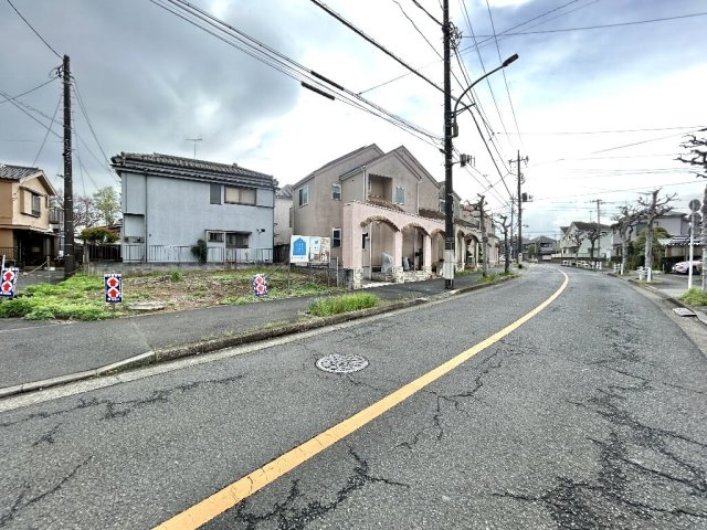 北側前面道路は幅員約12?ございます。　穏やかな住宅地に位置しております。