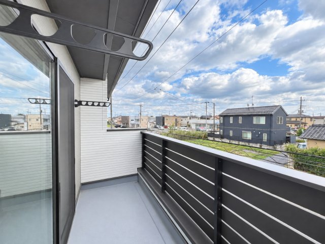 【久喜市菖蒲町菖蒲　9号棟◆バルコニー】南向きの広々としたバルコニー！日当たり最高で天日干しが気持ちいいですね♪