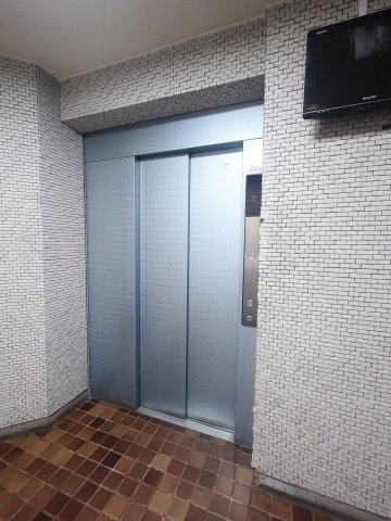 エレベーター1基