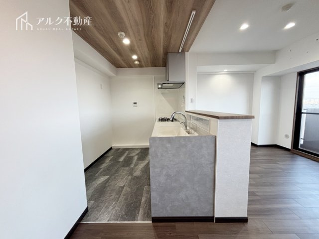お洒落なカウンターキッチンです
