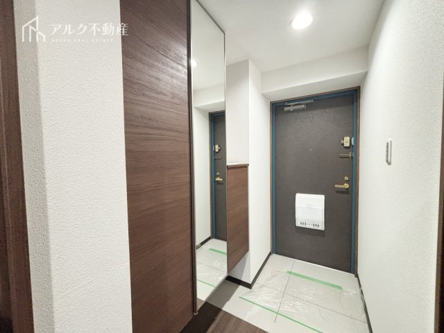 全身鏡付きの大型シューズボックス完備！