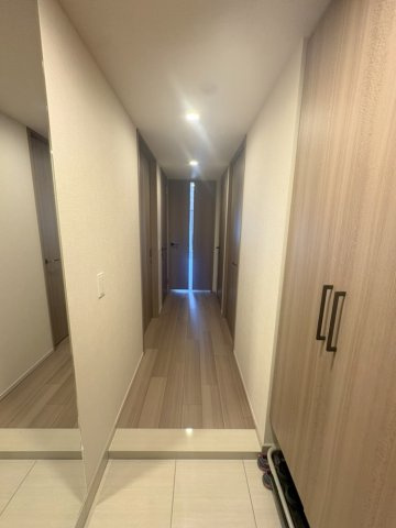 玄関、廊下
