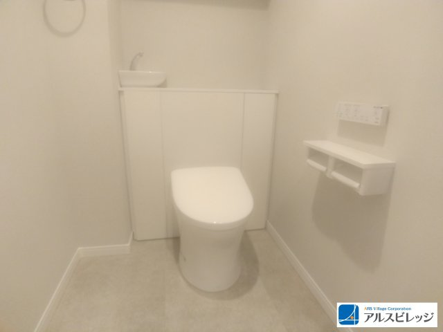 広々とした空間のトイレで、お掃除もラクラク