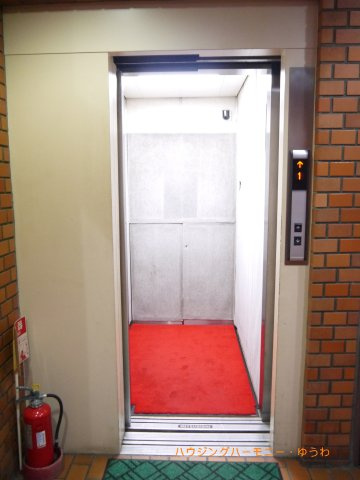 階段移動の手間を省く現代の必需設備です。