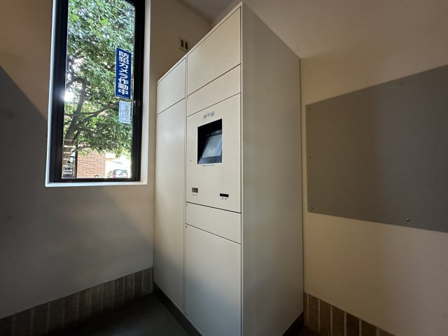 宅配ボックスが備わっていますので、お出かけの際にも安心です。