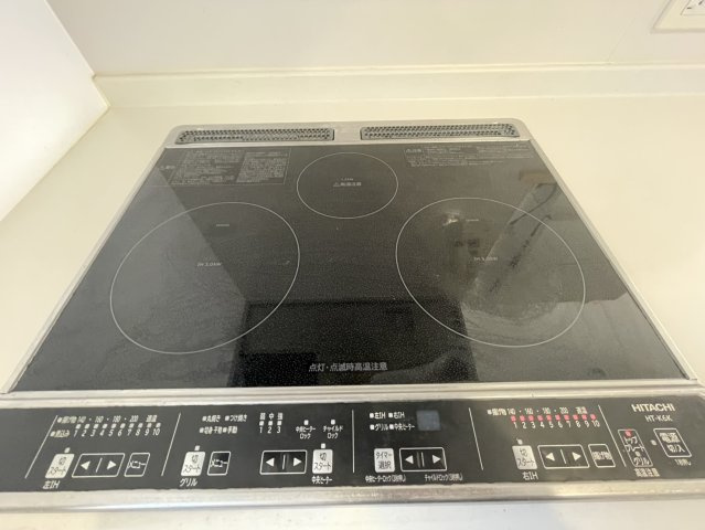 高火力で調理しやすいIHクッキングヒーターを完備。フラットな天板はお掃除が簡単で、いつでも清潔に保てます。火を使わないため小さなお子様のいる家庭でも安心。料理の幅が広がる充実の設備です。