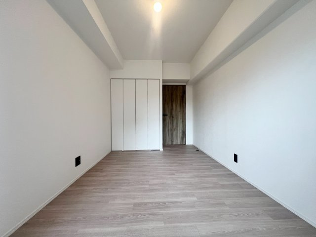 子供部屋…創造性や成長を促す遊びの空間を提供。学習や趣味に集中できる環境を整えます。個別のプライベートスペースは自己表現と自立心を育み、心地よい睡眠環境を整えリラックスできる場所を提供。
