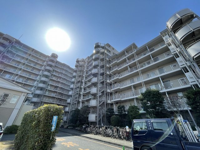 東武スカイツリーライン「獨協大学前」駅徒歩約12分　通勤通学に便利ですね