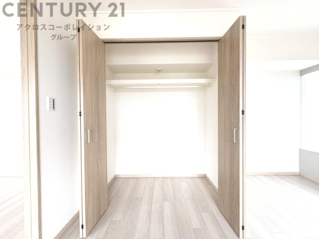 衣類やアクセサリー、小物類の収納が便利で整理整頓がしやすく、部屋の美観を保ちつつ、スペースを最大限に活用できます。衣服のしわやダメージを防ぎ、長持ちさせることができます。