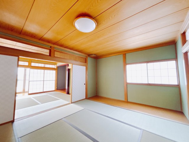 ■1階和室｜和室でしか味わえない畳ならではの香りや素材で和のやすらぎを感じてください♪休日はお子様とお昼寝するのにも最適です！