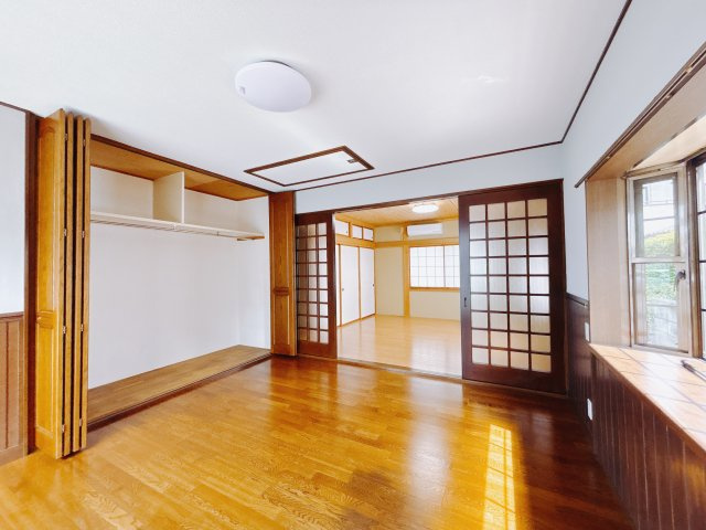 ■主寝室｜広い寝室ならインテリアも自由自在にお楽しみいただけます♪お外から帰ってきた後は寝室でゆっくり自分の時間をお過ごしください。