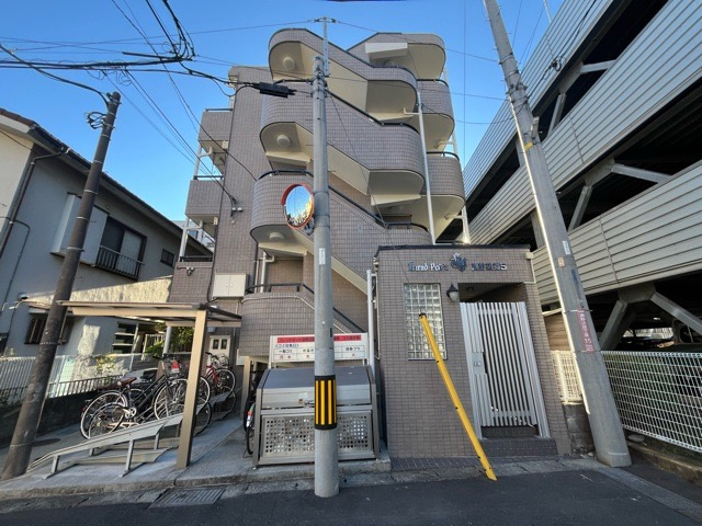 景色重視でお家選ぶをするとスーパーが遠い！学校が遠い！など生活をするうえで利便性で困ることもあります。まず一度現地を見学する際に、周辺の施設などがあるかを確認し、暮らし始めた後のことを想像しましょう。