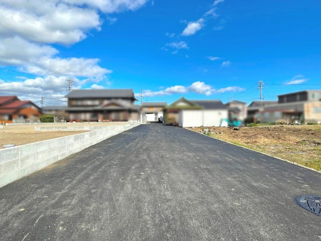 東側前面道路