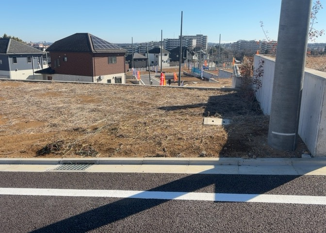 物件の詳細については、現地を見てわかること以外に、役所や法務局などで調べないとわからないことがあります。そのため、現地に行く場合は、もしこの物件を買ったらどのような生活ができるかをイメージしましょう。