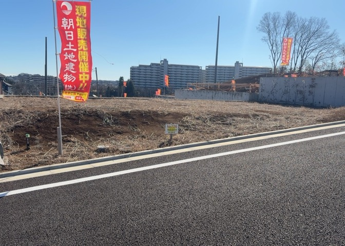 人が暮らすうえで日光は大切な要素となります。日当たりの良さは譲れないポイントですね。併せて近くに大きな建築物の建築予定がないか、あるいはそれが可能な土地が近くにないか事前に確認することもお勧めします。