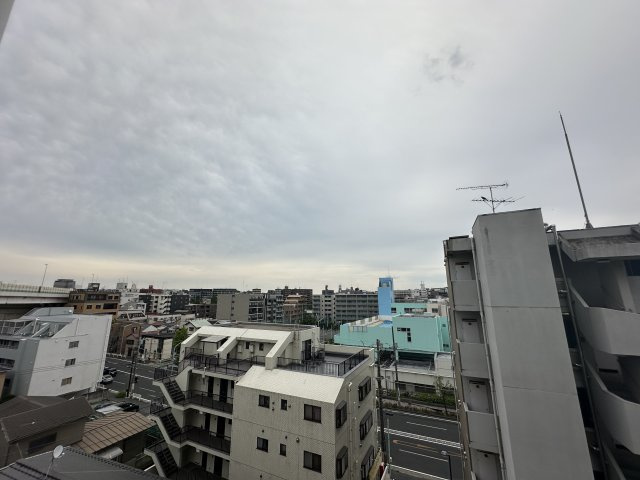 京急「南太田」から徒歩5分でこの眺望です。是非一度ご覧になって下さい。