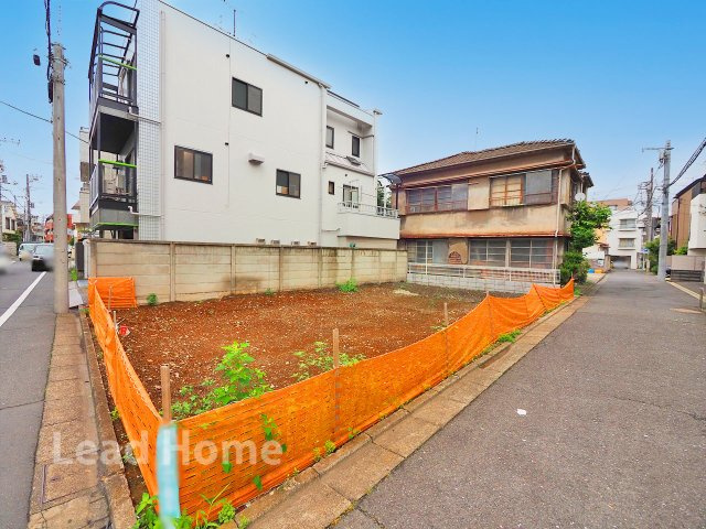見通しの良い道路に接しており視界が開けております！毎日の通勤やお出かけもスムーズに行えて便利♪