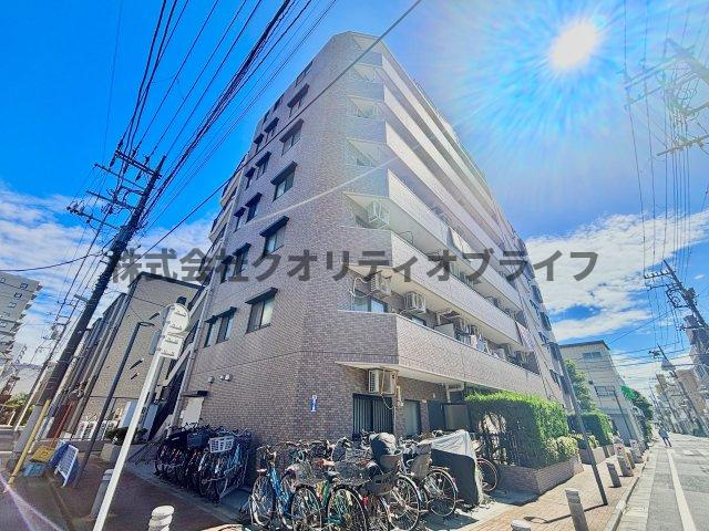 前面道路や隣地との距離が十分に確保されております。