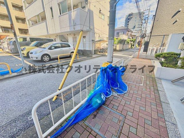 東武伊勢崎線「五反野」駅まで徒歩7分の好立地です。