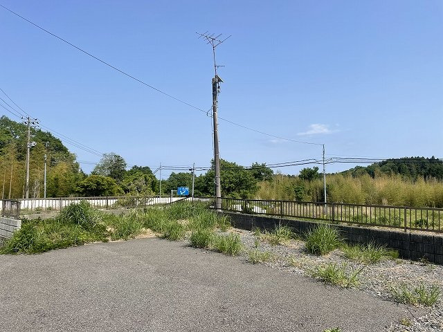 土地の内部から南東方向への写真です。