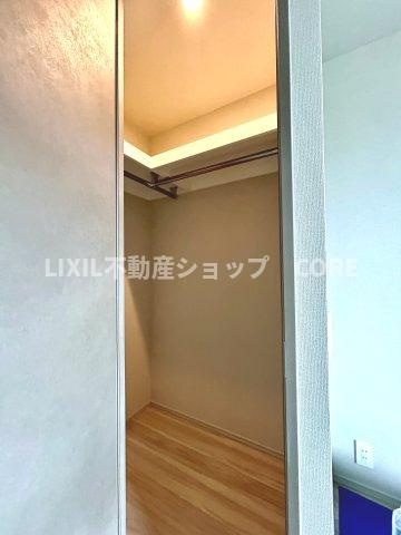 ウォークインクローゼットのある住まいで収納上手な生活を実現！