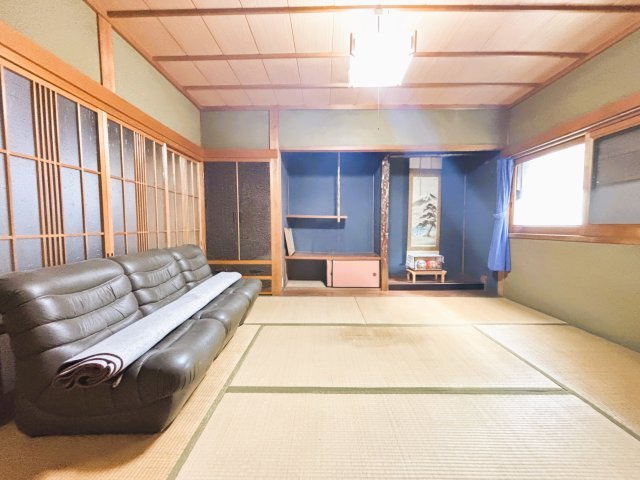 広い和室でゆったり過ごせます