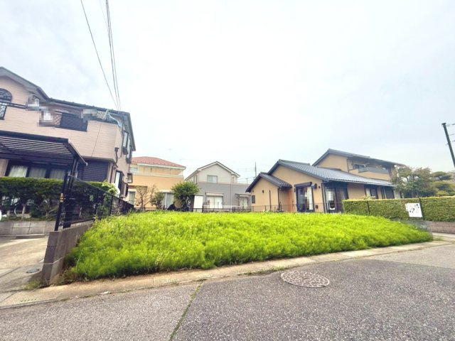 南東道路に面し陽当り良好！敷地約51坪・自由設計で夢のマイホームはいかがでしょうか！希望の間取りが叶いやすい整形地です！建築条件なし・お好きなハウスメーカーで建築可能です！