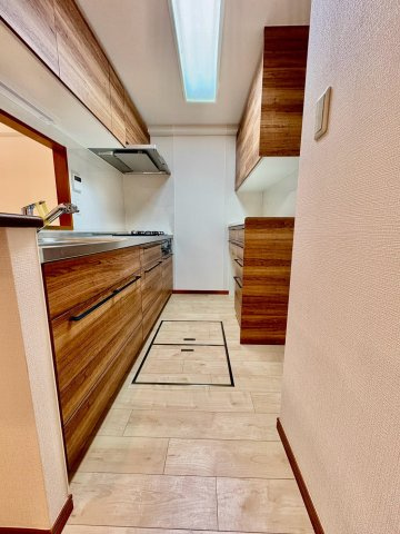 毎日の料理がしやすい、機能的なキッチンスペース